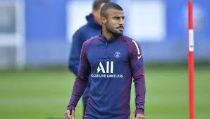 Jugadores como florenzi, sarabia, bakker, diallo, kehrer, dagba o kurzawa están en el mercado y leronardo tiene trabajo. Rafinha En Psg El Exjugador Del Barcelona Se Llamara Rafael En El Equipo Parisino Futbol Internacional Depor