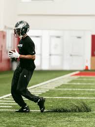 DeVonta Smith (@devontasmith) • Instagram photos and videos