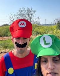 יש לכם ניחוש 1 , מי בחר את התחפושת? 😅 , #פורים #משפחת_גולן #supermario  #mariobros #luigi #purim