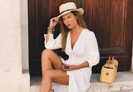 Este ano, em portugal, o carnaval chegou com uma subida da temperatura, que levou muito portugueses à praia. A Ternura Dos 40 Ana Rita Clara Mostra Que Esta Para As Curvas