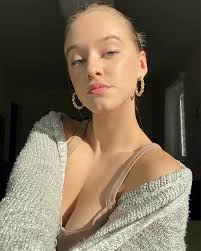 𝓐𝓶𝔂 𝓢𝓸𝓿𝓪 (@amyysova) • Instagram photos and videos