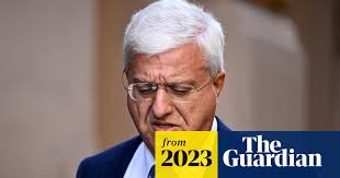 Frank Zumbo tells court cultural misunderstanding led him to demand 'thank  you kiss' in exchange for gift