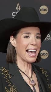 Dana Casey's Instagram, Twitter & Facebook