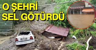 Sel suları nedeniyle birçok ilçede hayat dururken, heyelanlar nedeniyle yollar kapandı, sel suları nedeniyle köprüler yıkıldı, araçlar ve iş yerleri sular altında kaldı. Kastamonu Cide De Sel Felaketi