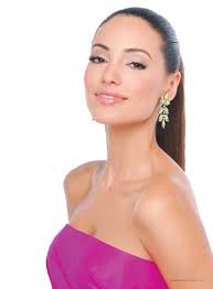 EN PORTADA: Monic Pérez, Miss Universe Puerto RIco 2013 Cabello y  Maquillaje: Junior Meléndez, de Bloom Moda: Harry Robles /...