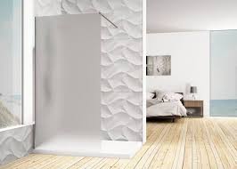Si puedes llevar la ducha de pared a pared, como ha hecho en este baño la decoradora paula duarte, ¡no lo dudes! Mamparas De Ducha De Obra Que Debemos Tener En Cuenta