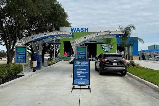 Space Center, TX : Rich's Car Wash