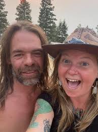 Leonard Peltier We love you,prayers and blessings! FREEDOM!