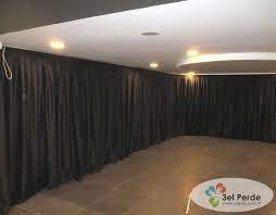 Genellikle akustik ve sesi emmesi açısından kadife tercih edilmektedir. Akustik Perde Perde Com Tr