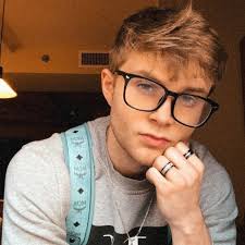 Simon Britton (@simon_britton33)