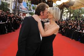 Si la belle ne pouvait pas avoir d'enfants, les tourtereaux ont décidé d'adopter. Johnny Et Laeticia Hallyday Leur Amour En Images