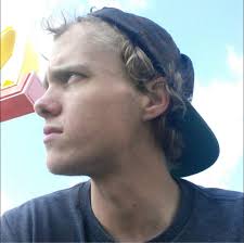 What is the issue with the progress of the new exotic SMG in Destiny 2?