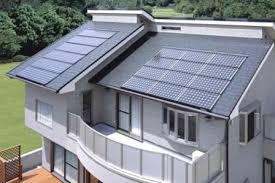 Panel solar bisa dipasang di atap rumah untuk membuat supply listrik tenaga matahari. Indo Solar City