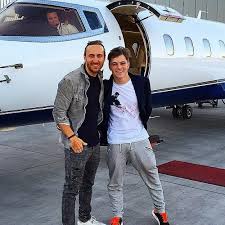Martin Garrix David Guetta Unleash Their New Track So Far Away Feat Jamie Scott Romy Dya Edm Nations Sam martin] you take me down, spin me around you got me running all the lights don't make a sound, talk to me now let me inside your mind.