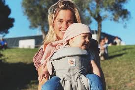 She is an actress, known for lua vermelha (2010), rainha das flores (2016) and os compadres (2011). Ines Aires Pereira Diverte Se A Dancar Com A Filha