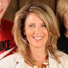 Kara Wenger's Instagram, Twitter & Facebook