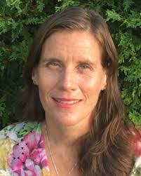 Elizabeth Detwiler's Instagram, Twitter & Facebook