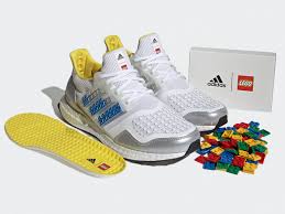 Eu 45 1/3 uk 10.5. Lego X Adidas Ultra Boost Dna Sneaker Verkauf Startet Um 10 00 Uhr