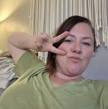 To whoever is posting the Trump and Elon musk posts in this group please  remember that this a group for posting kpop demon hunters related things