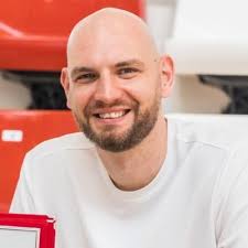 Vlad Moldoveanu (@VladMoldoveanu9)