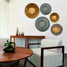 Metallic Decor Accents Are New Trends For Interior That S Here To Stay Add A Bit Of Drama To Your Living Space Home Decor Websites Home Decor Home Decor Items