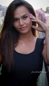 La modella di Agosto: Alexandra Ionescu