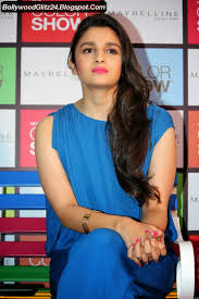 Bollywood Glitz 24 - Hot Bollywood Actress: Alia Bhatt Looking Beautiful In  Blue Dress