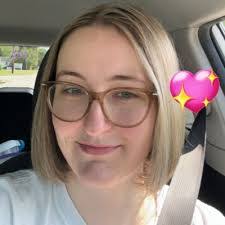 Elizabeth Nolin's Instagram, Twitter & Facebook