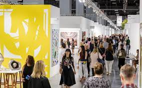 Art basel, 1970 yılında basel galericileri ernst beyeler , trudl bruckner ve balz hilt tarafından başlatıldı. Art Basel Miami Beach 12 02 21 12 05 21