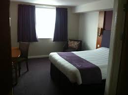 Wer eher die sehenswürdigkeiten der region bewundern möchte, sollte folgendes besuchen: The Hotels Fish Chips The Best Fish Chips I Have Ever Had The Most Biggest Fish I Have See Picture Of Premier Inn Edinburgh Airport Newbridge Hotel Tripadvisor