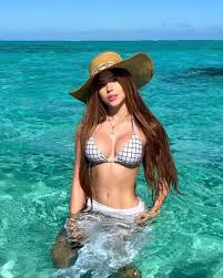 Las sensuales fotos de Carolina Gómez, la nueva novia de Yeferson Cossio -  Semana