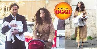 Giusy buscemi / bebè in arrivo dopo le nozze col regista jan michelini? Giusy Buscemi Coccole Alla Figlia Caterina Maria Musi Lunghi Con Il Marito Jan Michelini Esclusivo Gossip