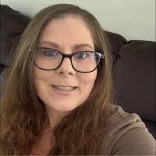 Hello everyone, I hope you had a great holiday! I feel like buying We Used  to Live Here, but the Kindle pricing is quite dissuasive (not even worth  having a Kindle when