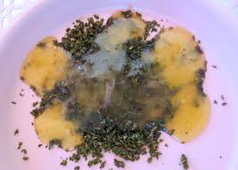 Ein peeling selber machen mit zucker oder ein peeling selber machen mit salz liegt aktuell voll im trend. Do It Yourself Donnerstag Gruner Tee Und Honig Peeling