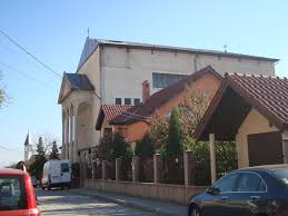 1 living + bucatarie, 1 dormitor, baie, hol si balcon. TovarÄƒsi CamuflaÅ£i Biserica Biserica Sfantul Ilie Intre Lacuri Cluj Napoca Cuvant Ortodox