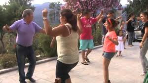 The staff goes the extra mile to make your stay very pleasant. Vira Dansado Em Grade Arcos De Valdevez Youtube