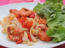 Crevettes Flambees Au Pastis Et Tagliatelles De Riz Recette Recette De Crevettes Tagliatelles Recettes De Cuisine
