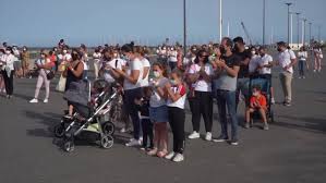 16:30 las comisarías de la policía nacional en canarias guardan un minuto de silencio en apoyo a la familia de anna y olivia. 10bli184yokium