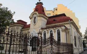 Deschisă oficial în data de 19 martie 2018, la exact 101 ani de la nașterea marelui pianist și compozitor român dinu lipatti, casa artelor dinu lipatti este cel mai nou centru cultural al bucureștiului, cu sediul pe bd. Casa Artelor Dinu Lipatti Il OmagiazÄƒ Pe Legendarul Dirijor Herbert Von Karajan Online