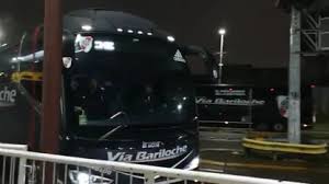 River, con el cartel de favorito para obtener el máximo trofeo continental, recibirá este miércoles a argentinos juniors, en el cotejo de ida por los octavos de final de la copa libertadores de américa.el encuentro se jugará en el estadio monumental desde las 21.30, televisado por la señal espn y con arbitraje del brasileño bruno arleu. Yeflg7ljywbtim