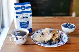 Really good blueberry flavor and a quality medium dark roast, that went really nice with it. Regular Ground Blueberry Coffee 12oz Blueberry Haven