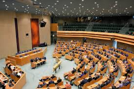 In de eerste kamer zijn 75 zetels te verdelen. Debat Over Institutioneel Racisme Tweede Kamer Der Staten Generaal