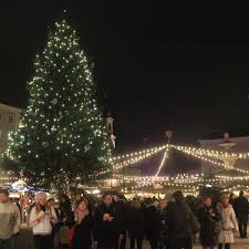 Die festlich geschmückten kleinen gassen und die alten häuser bieten hierzu das richtige ambiente. Christkindlmarkt 2020 In Salzburg Nun Doch Abgesagt 60 Millionen Euro Verlust Region Salzburg