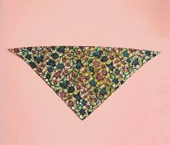 Foulard bandana tuto language:fr : Comment Plier Et Nouer Un Bandana De Facon Retro Vintage