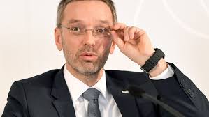 He was removed from office on 20 may 2019 in the wake of the ibiza affair, though he was not personally involved. Fruhstuck Mit Kickl Vizekanzler Ist Nichts Was Mich Interessiert Krone At