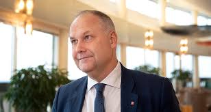 På partiets valsedlar anges partibeteckningen vänsterpartiet. Sjostedt Det Bara Skar Sig Nar Jag Ringde Lofven Fokus