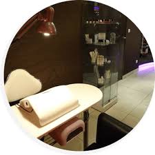 Retrouvez dans cours toutes les infos concernant les tarifs et horaires. Institut De Beaute Pres D Orleans Caract Hair By Jerome