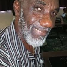 Earle Ifill (@atleastdistrict)