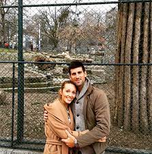 Двамата се сгодяват през септември 2013 г., а на 12 юли 2014 г. U Tennisista Novaka Dzhokovicha Rodilas Doch Hello Russia