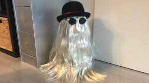 In einer seiner ersten rollen porträtierte der 1,10 m große darsteller zum beispiel den zum kult gewordenen cousin itt in der serie „addams family. Diy Cousin Itt The Addams Family 2019 Youtube